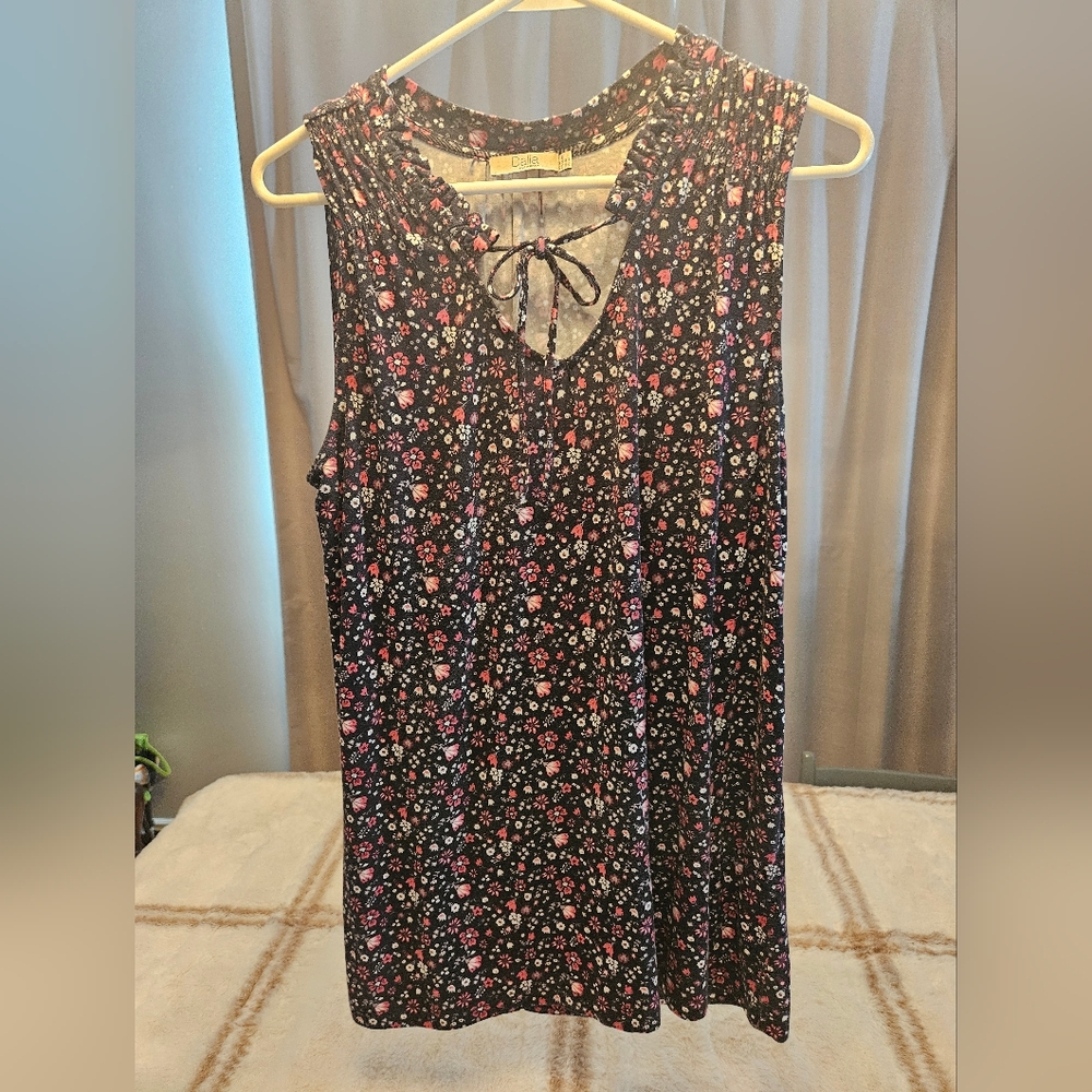Dalia Navy And Pink Floral Tie-Neck Sleeveless Top - Picture 2 of 7